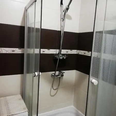 2к. центр возле гуливера.бассейная 10 Apartamento Kiev