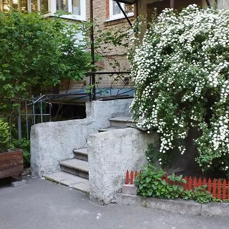 2к. центр возле гуливера.бассейная 10 Kiev