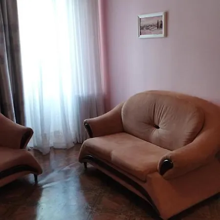 2к. центр возле гуливера.бассейная 10 Apartamento Kiev